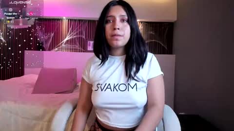 Snapshot of emily_roberts9 chatting on October 2025 07:35:02 PM Emily online show from October 2025 07:35:02 PM