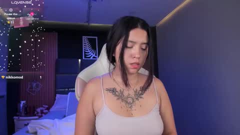 Snapshot of emily_roberts9 chatting on October 2025 11:25:01 AM Emily online show from October 2025 11:25:01 AM