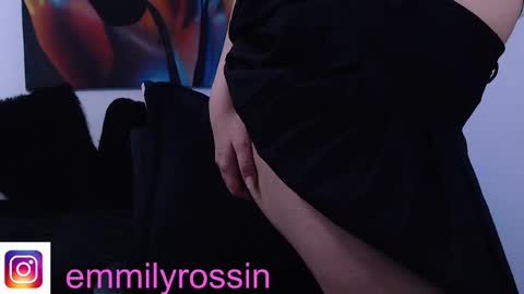 Snapshot of emily_rosinn chatting on October 2025 05:26:02 AM Emily online show from October 2025 05:26:02 AM