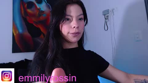 Snapshot of emily_rosinn chatting on November 2025 02:32:02 AM Emily online show from November 2025 02:32:02 AM