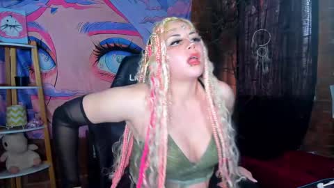 emily_salvatore online show from October 2025 07:00:01 PM