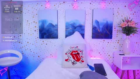 Snapshot of emily_vaughan chatting on September 2025 03:32:02 AM Emily. online show from September 2025 03:32:02 AM