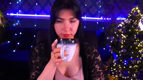 Emy online show from December 2024 10:45:02 AM