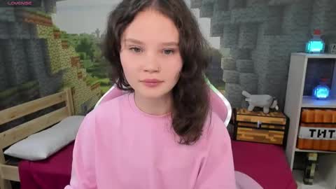 Snapshot of emilychaves chatting on October 2025 06:19:02 PM Emilyhaves online show from October 2025 06:19:02 PM