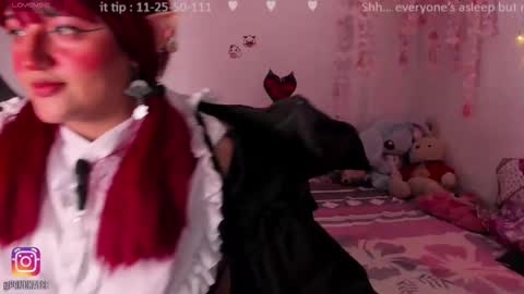 Snapshot of emilycollei chatting on November 2025 03:17:01 AM Emily online show from November 2025 03:17:01 AM