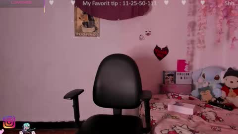 Snapshot of emilycollei chatting on November 2025 03:27:02 AM Emily online show from November 2025 03:27:02 AM