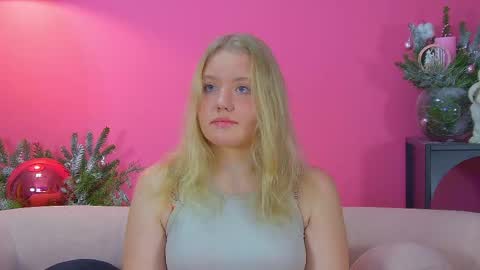 Snapshot of emilyevansen chatting on December 2025 06:23:01 PM Emily online show from December 2025 06:23:01 PM