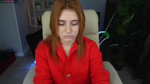 Snapshot of emilyfoxxi chatting on December 2024 06:11:02 AM Emily online show from December 2024 06:11:02 AM