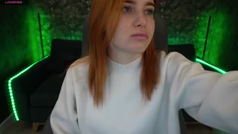 Snapshot of emilyfoxxi chatting on January 2025 06:11:02 AM Emily online show from January 2025 06:11:02 AM