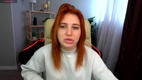 Snapshot of emilyfoxxi chatting on February 2025 06:40:02 AM Emily online show from February 2025 06:40:02 AM