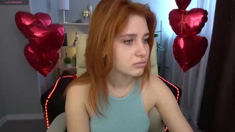 Snapshot of emilyfoxxi chatting on February 2025 07:01:01 AM Emily online show from February 2025 07:01:01 AM