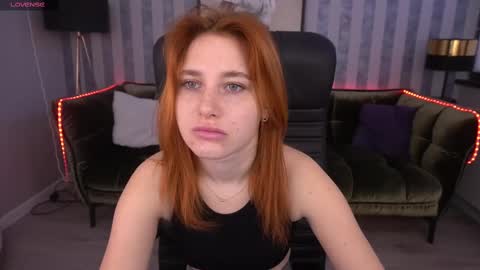 Snapshot of emilyfoxxi chatting on February 2025 06:43:02 AM Emily online show from February 2025 06:43:02 AM