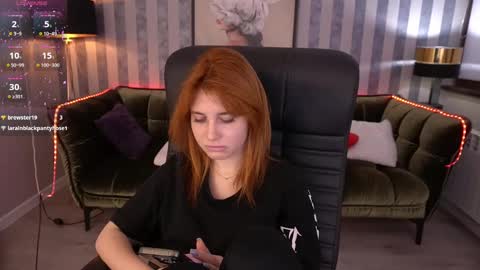 Snapshot of emilyfoxxi chatting on March 2025 09:22:01 AM Emily online show from March 2025 09:22:01 AM