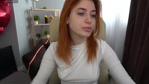 Snapshot of emilyfoxxi chatting on March 2025 05:54:01 AM Emily online show from March 2025 05:54:01 AM