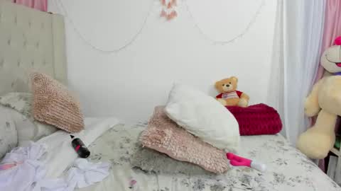 Snapshot of emilyharrix chatting on February 2025 12:54:01 AM Emily online show from February 2025 12:54:01 AM