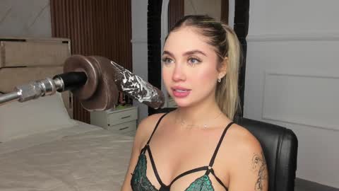 Emily Hendrix online show from January 2025 07:26:02 PM