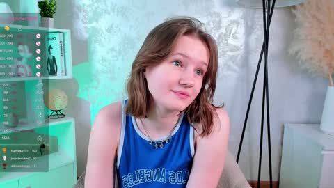 Snapshot of emilyhewell chatting on January 2025 05:54:02 AM Emi online show from January 2025 05:54:02 AM