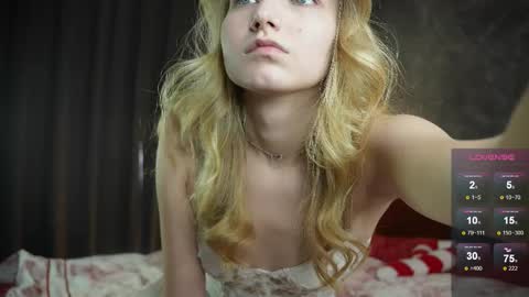 Snapshot of emilyhewell chatting on February 2025 11:11:02 AM Emi online show from February 2025 11:11:02 AM