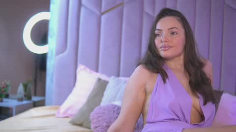 Snapshot of emilyjuarez chatting on December 2024 08:16:02 AM Emily online show from December 2024 08:16:02 AM