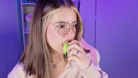 VALEEEN online show from October 2025 04:51:01 PM