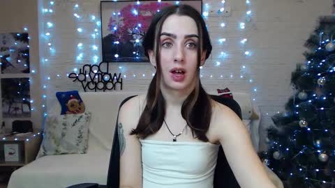 Emyli online show from December 2024 09:15:01 PM