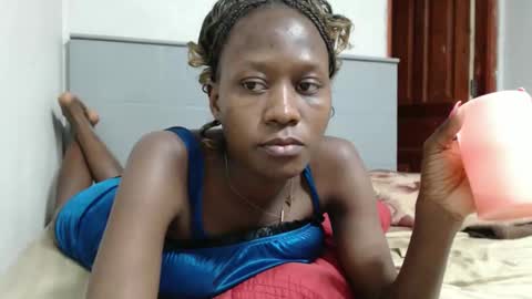 Emilly online show from October 2025 07:16:01 PM