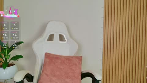 Emily  online show from November 2025 09:41:01 AM