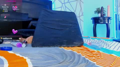         online show from January 2025 12:37:01 PM
