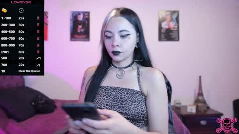 Snapshot of emilyrymer chatting on January 2025 07:04:02 PM Emily Support me to have 100 likes plx online show from January 2025 07:04:02 PM