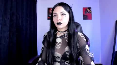 Snapshot of emilyrymer chatting on November 2025 09:03:02 PM Emily Support me to have 100 likes plx online show from November 2025 09:03:02 PM