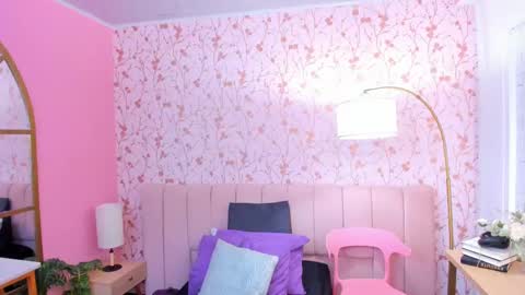 Emily Thyson online show from October 2025 12:08:02 PM