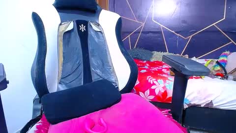 Emily online show from September 2025 03:39:02 PM