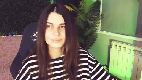 Emily online show from October 2025 01:58:02 AM