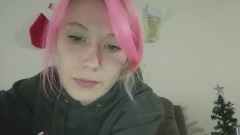 Snapshot of emilywarren296 chatting on November 2025 07:26:01 PM emilywarren296 online show from November 2025 07:26:01 PM