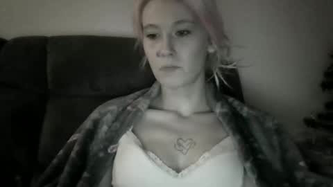 Snapshot of emilywarren296 chatting on November 2025 12:16:02 PM emilywarren296 online show from November 2025 12:16:02 PM