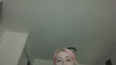 Snapshot of emilywarren296 chatting on November 2025 06:17:01 PM emilywarren296 online show from November 2025 06:17:01 PM