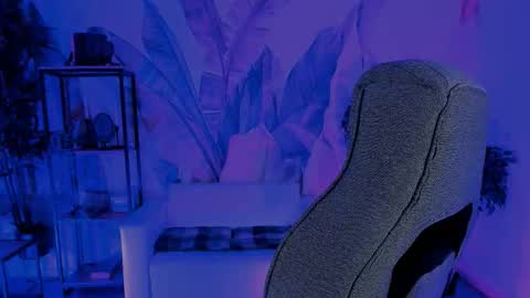 Emily online show from October 2025 08:46:02 AM