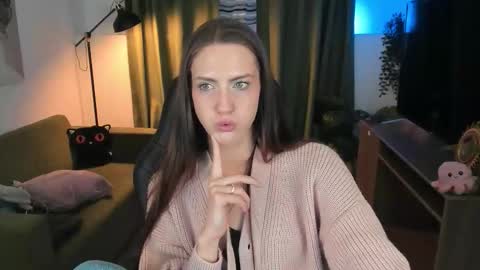 Emily online show from October 2025 08:26:01 AM