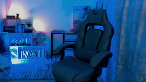 Emily online show from October 2025 08:14:01 AM