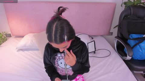 Emily Bank online show from December 2024 04:19:02 AM