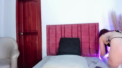 Emilyy Watson online show from October 2025 11:47:01 PM