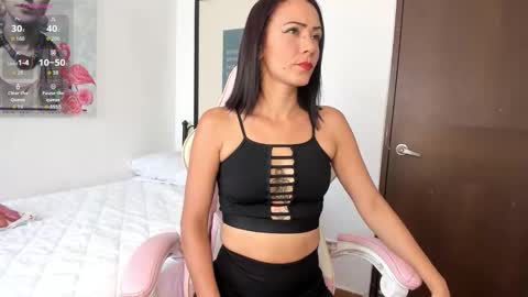 L i a    time online 7am - 1pm Gtm-5  online show from November 2025 06:09:02 PM