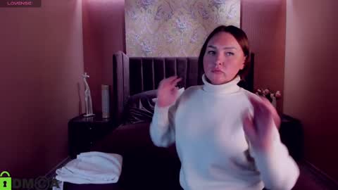 Snapshot of emm_quince chatting on February 2025 08:34:02 PM Emm online show from February 2025 08:34:02 PM