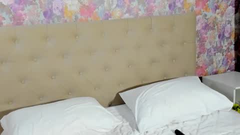 Emma online show from October 2025 07:58:02 PM