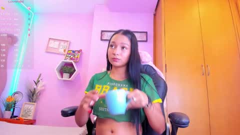 Snapshot of emma_anturin chatting on October 2025 08:53:02 PM Emma Anturin online show from October 2025 08:53:02 PM