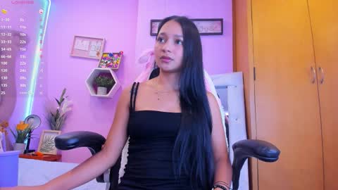 Snapshot of emma_anturin chatting on October 2025 09:58:02 PM Emma Anturin online show from October 2025 09:58:02 PM