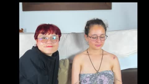 Snapshot of emma_belle02 chatting on September 2025 09:09:02 PM Emma online show from September 2025 09:09:02 PM