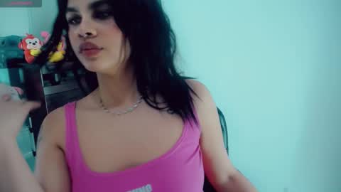 Snapshot of emma_diva chatting on November 2025 11:25:01 PM emma online show from November 2025 11:25:01 PM