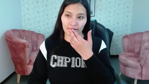 Snapshot of emma_garciaa_ chatting on March 2025 08:10:01 PM emma online show from March 2025 08:10:01 PM