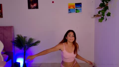 Snapshot of emma_hg1 chatting on December 2024 07:46:02 PM the girl of your dreams online show from December 2024 07:46:02 PM